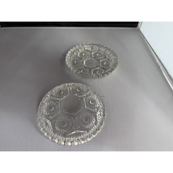 Vintage Italian Pressed Glass Ashtray -set Of Two - Picture 6 of 7
